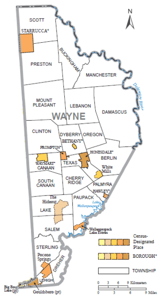 Political map of Wayne County, Pennsylvania, with townships, boroughs, and census-designated places labeled. Townships are colored white and boroughs and CDPs are colored various shades of orange.