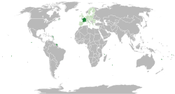 Location of  France  (dark green)in the European Union  (light green)