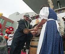 Keg tapped at opening of Oktoberfest 1996