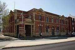 Customs House viewed from the south (corner of Cliff and Phillimore Streets) (2013).