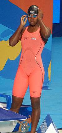 Simone Manuel before a race