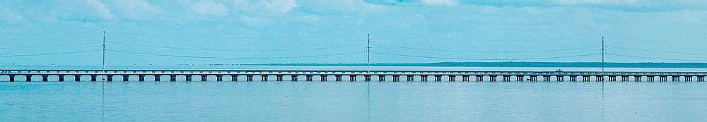 The Maestri Bridge viewed from Interstate 10