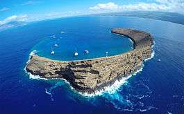 Snorkel boats at Molokini Crater