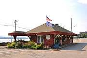 A one-story post office building